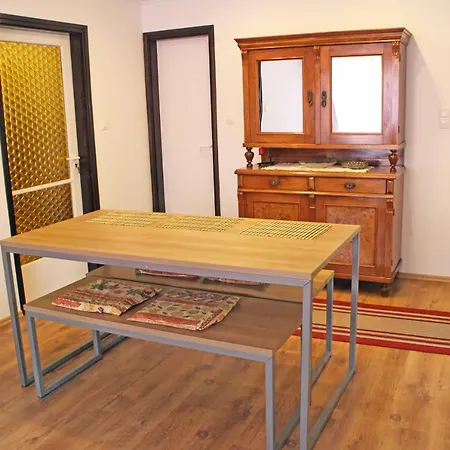 Illes Apartment *