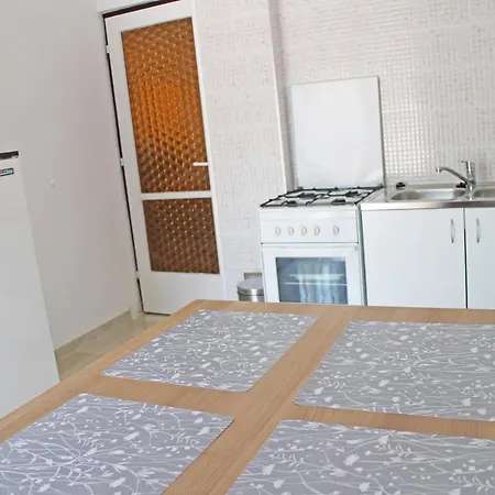 Illes Apartment *
